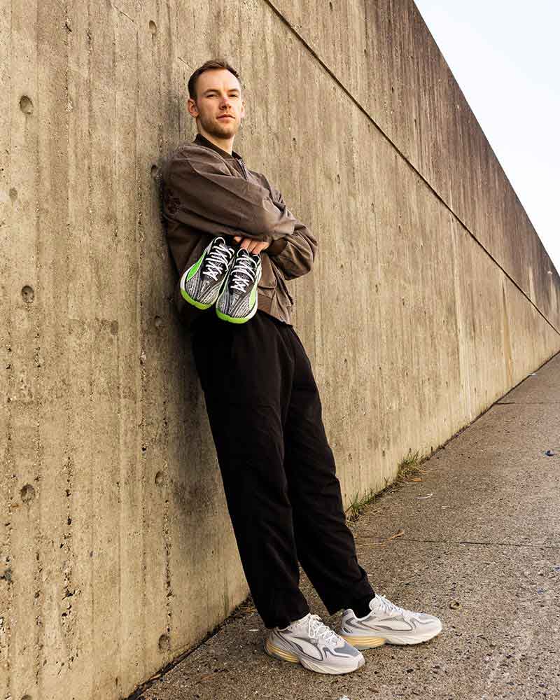 Mathias Gidsel in Aktion mit Puma Handballschuhen
